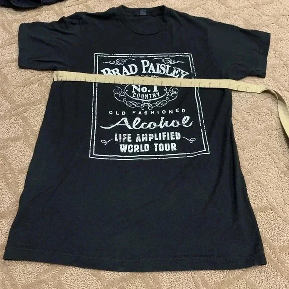 Brad Paisley Life Amplified Tour Concert  T-Shirt - Picture 4 of 6